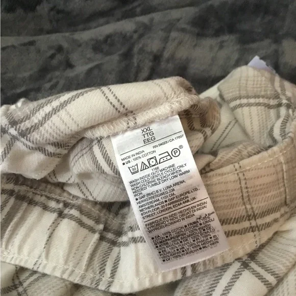 🆕🆕🆕➡️🖤🤍🖤WOMENS NWT GRAY /  WHITE PLAID PAJAMA SHORTS / NEW WITH TAGS - Picture 6 of 6